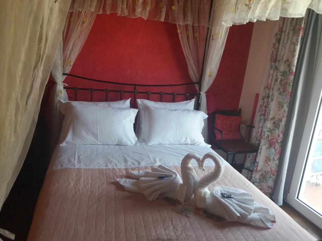 Evi's Maisonette (Longos)