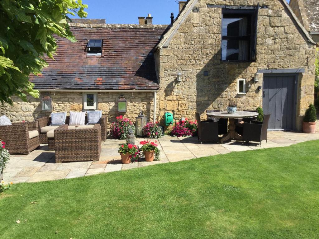 Popfosters Barn (Weston Subedge)