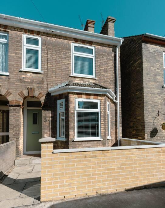 Fully Refurbished Property-March 22-Next to Beach