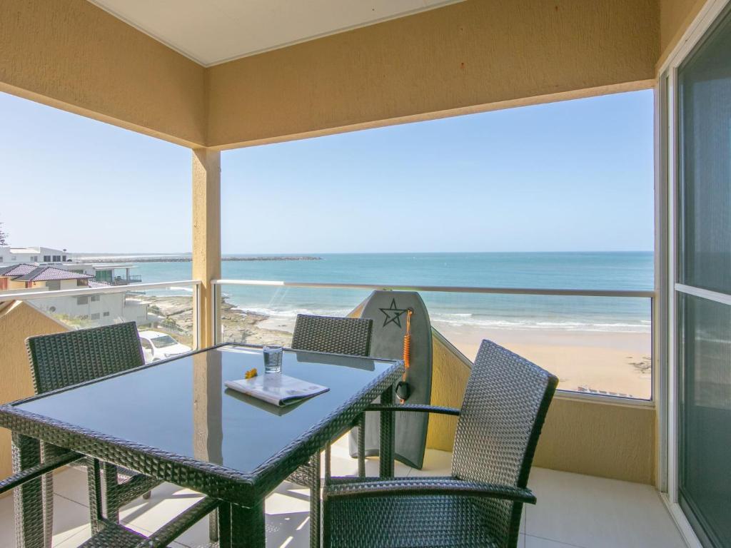 Avalon 3 - views to die for - across the road from convent beach