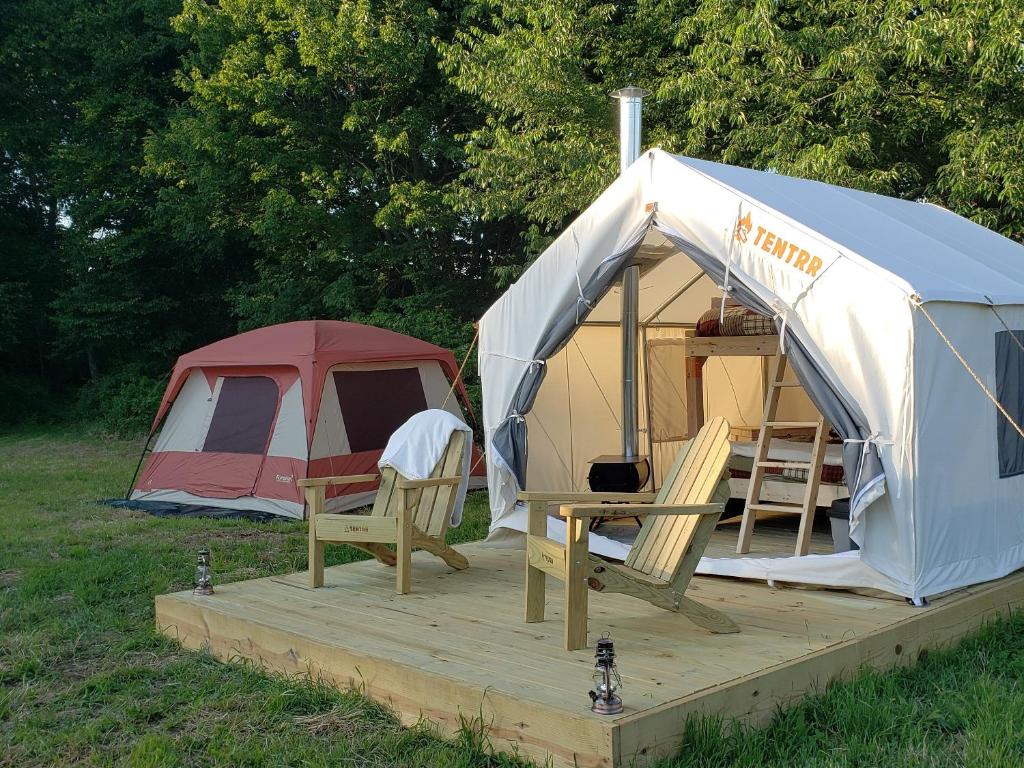 Tentrr Signature Site - Meadow Ridge Farm Meadow (Litchfield) 