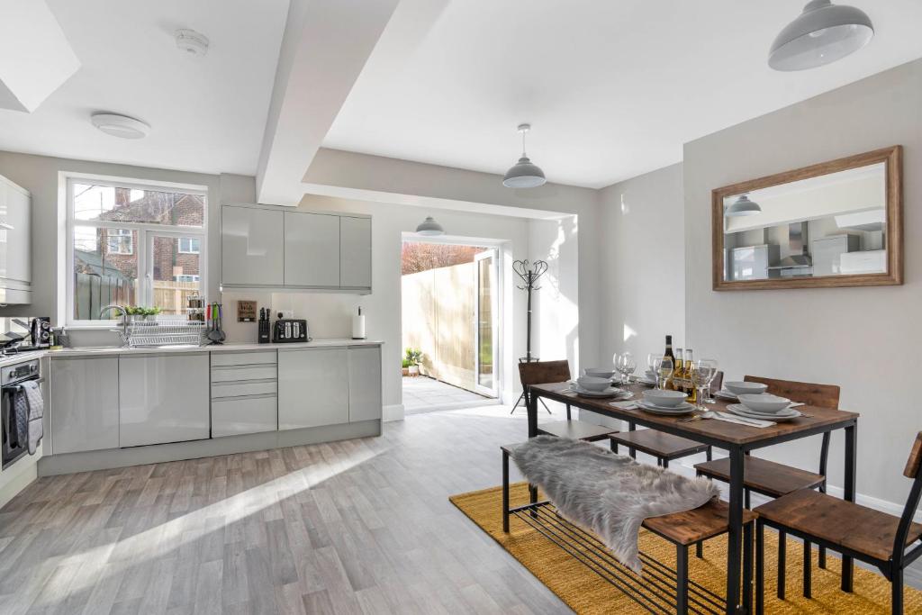 Spacious 3 Bed House