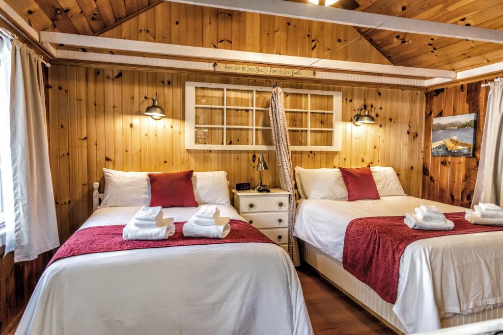 Cottage 3 - 1 Bedroom and 1 Bathroom with Loft (Wolfeboro)