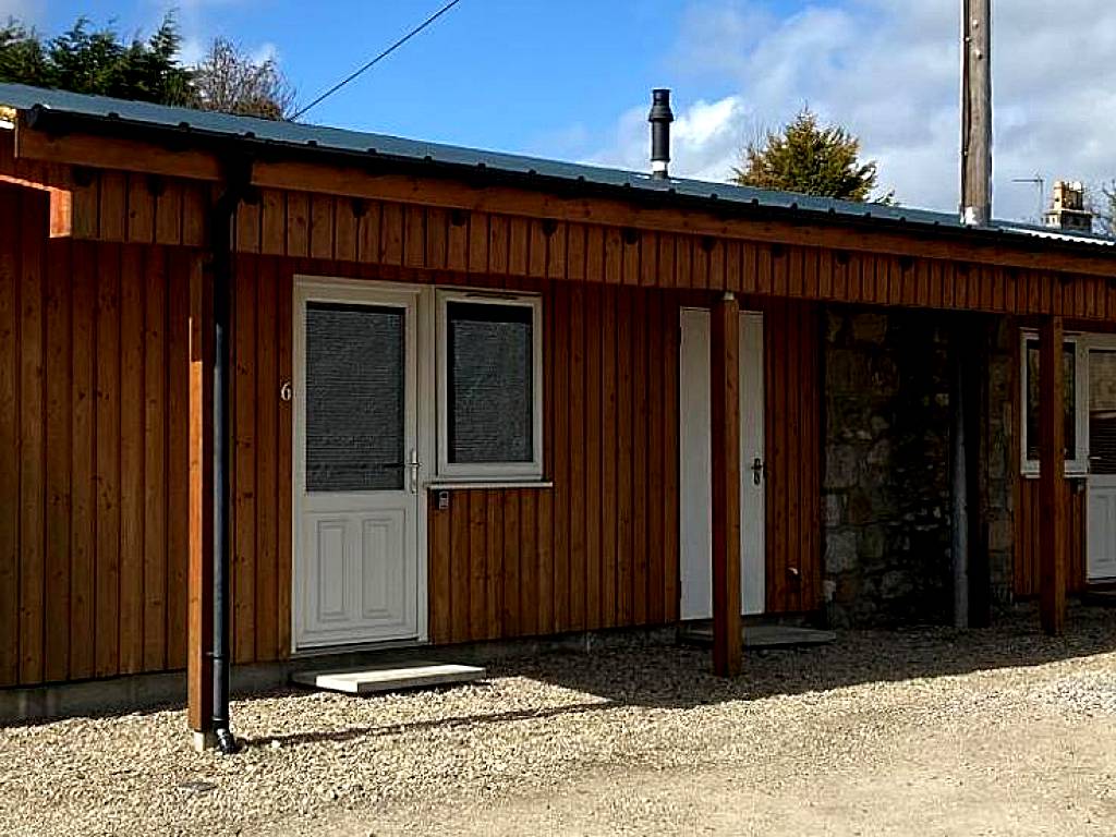 Ivy Cottage-Serviced accommodation (Dyce)