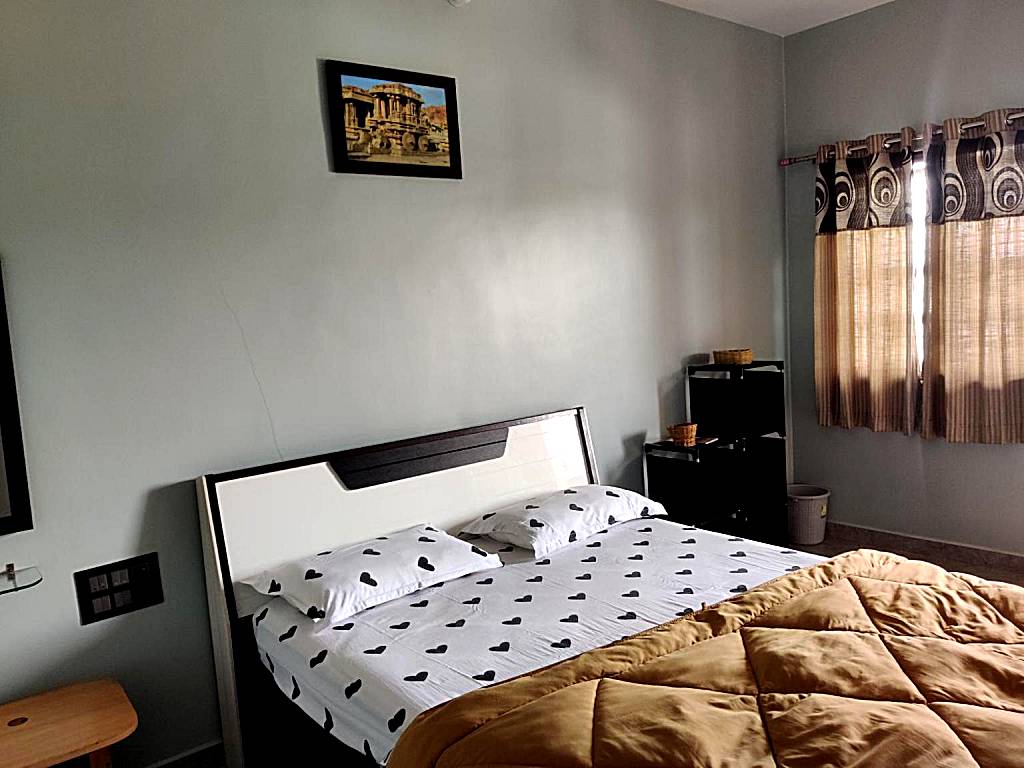 LEE HOMESTAY