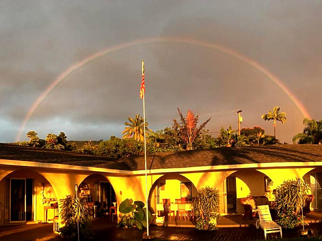 Kona Bayview Inn (Captain Cook)
