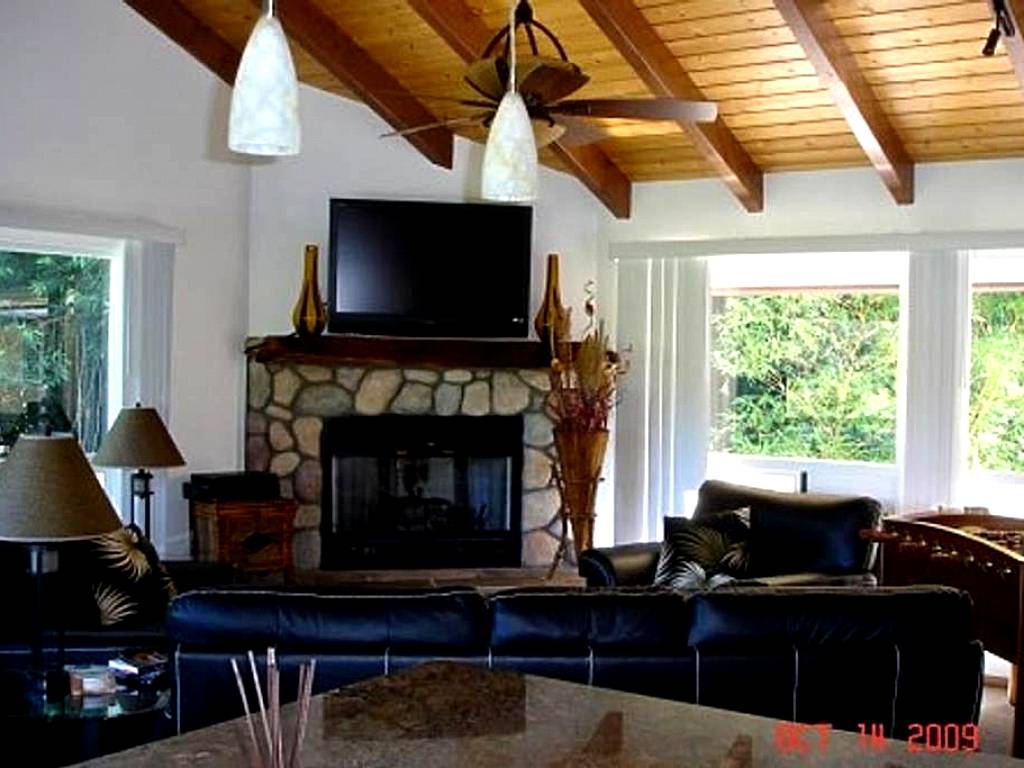 Bamboo Valley Inn (Haiku)