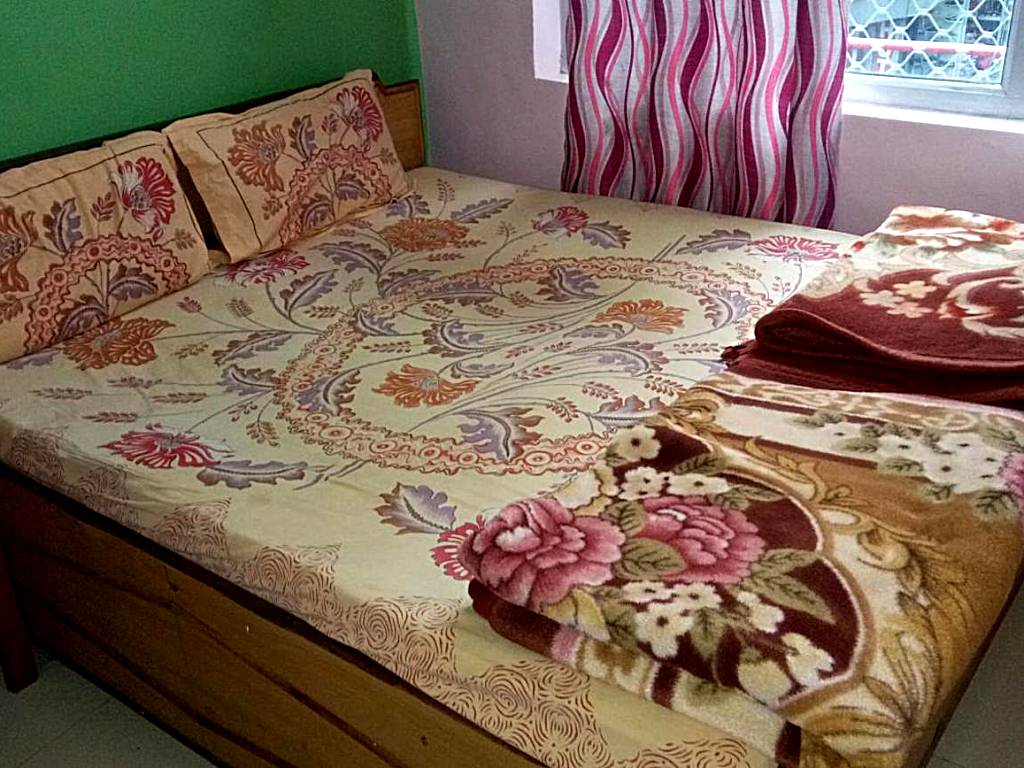 Rooms Near Mall road