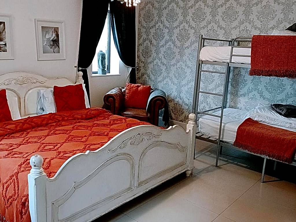 The White Dove Bed and Breakfast with Glamping Newark showground