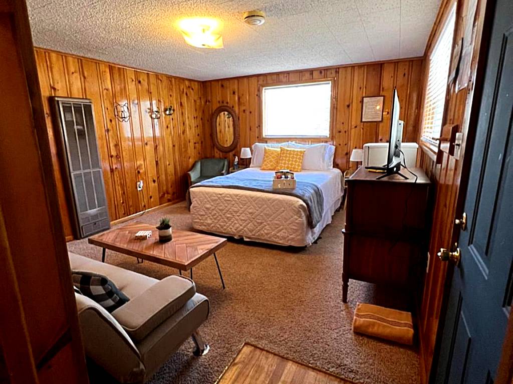 Mountain View Lodge (Red River)