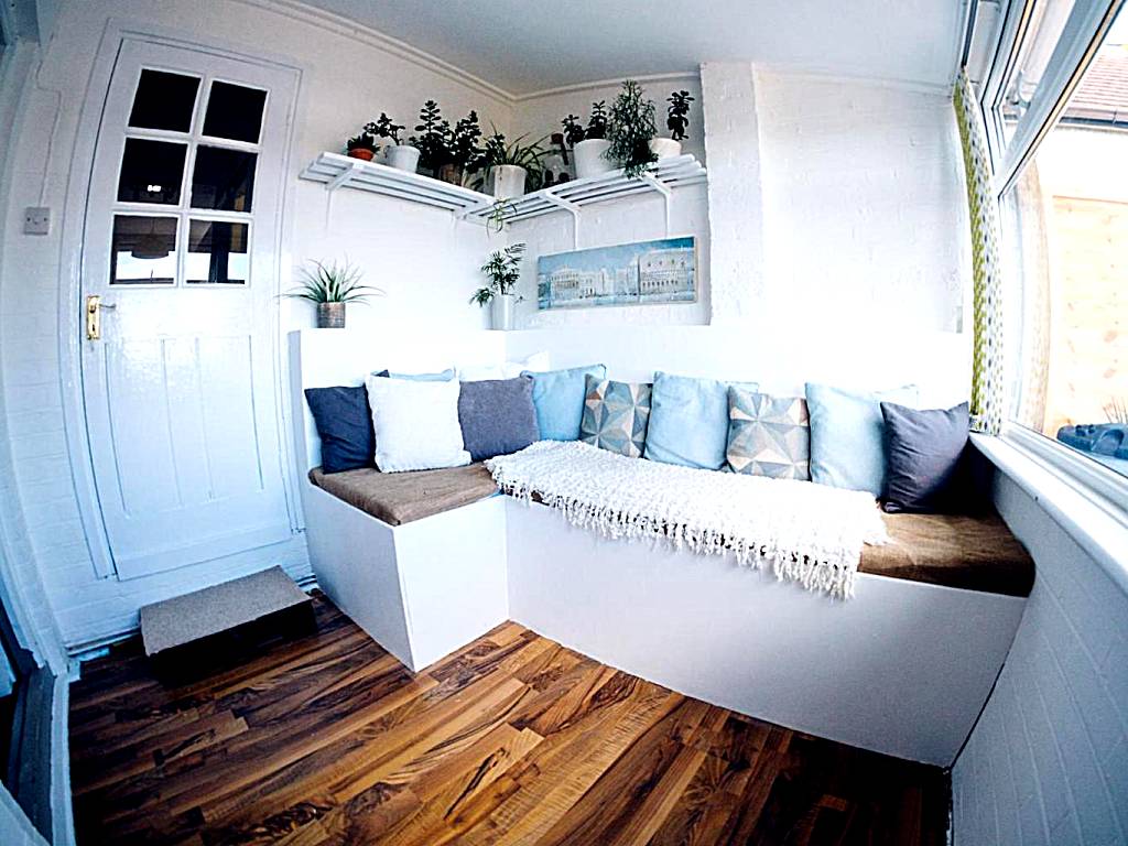 Annexe with Sea View