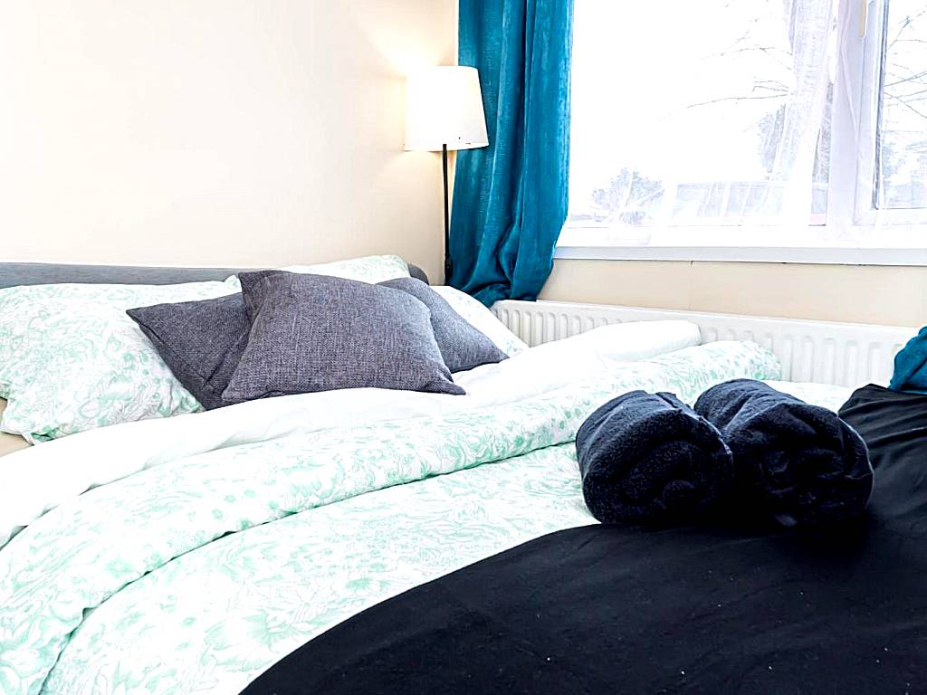 Shirley House 3 Self Catering Guest House