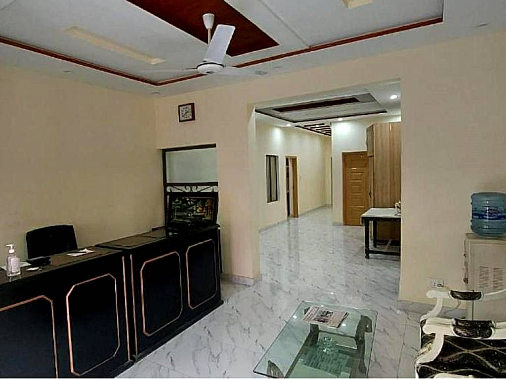 Family Guest House in Garden Town