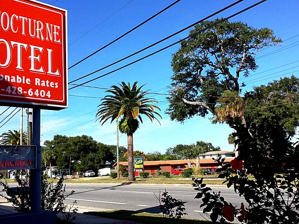 Nocturne Motel (New Smyrna Beach)