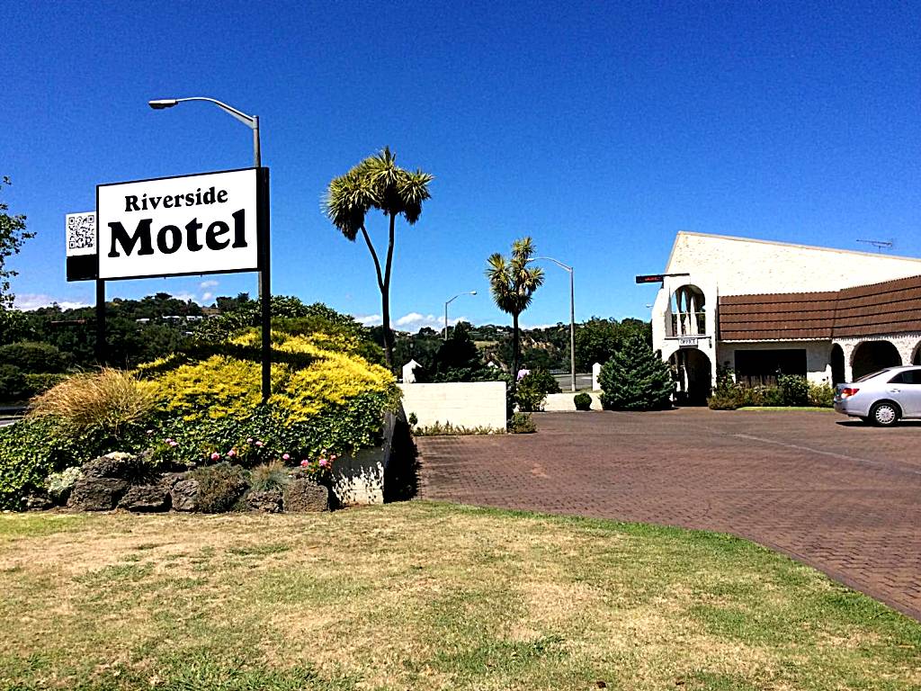Riverside Motel