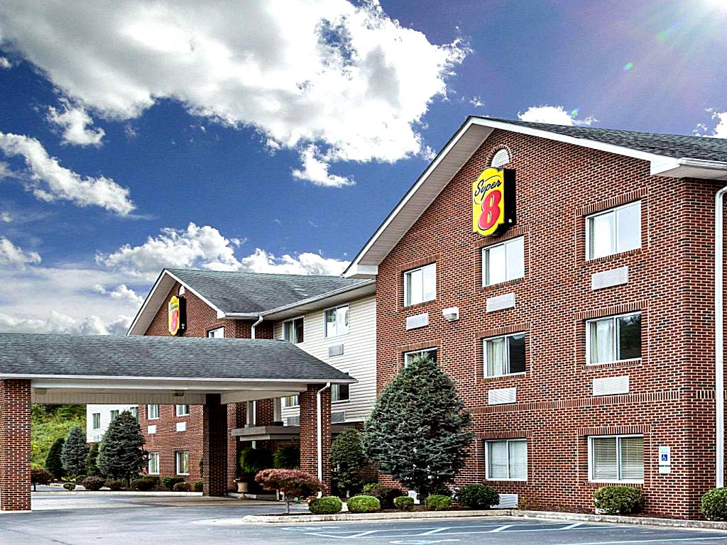 Super 8 by Wyndham Huntington WV (Huntington)