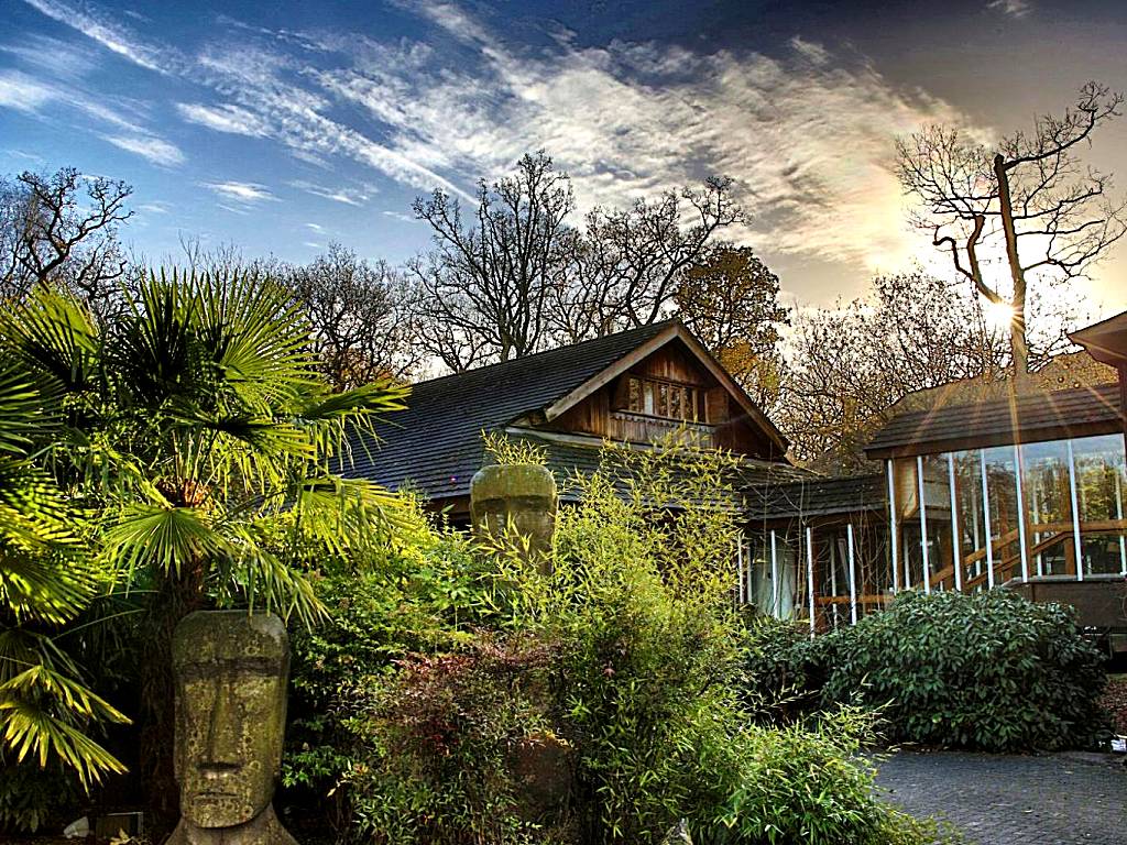 Marwell Hotel