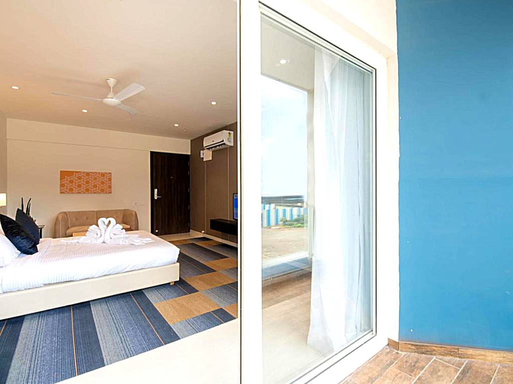 StayBird - B Suite: Luxury Suite with Balcony