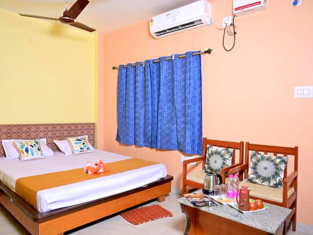 Goroomgo Sun Shine Puri: Deluxe King Room