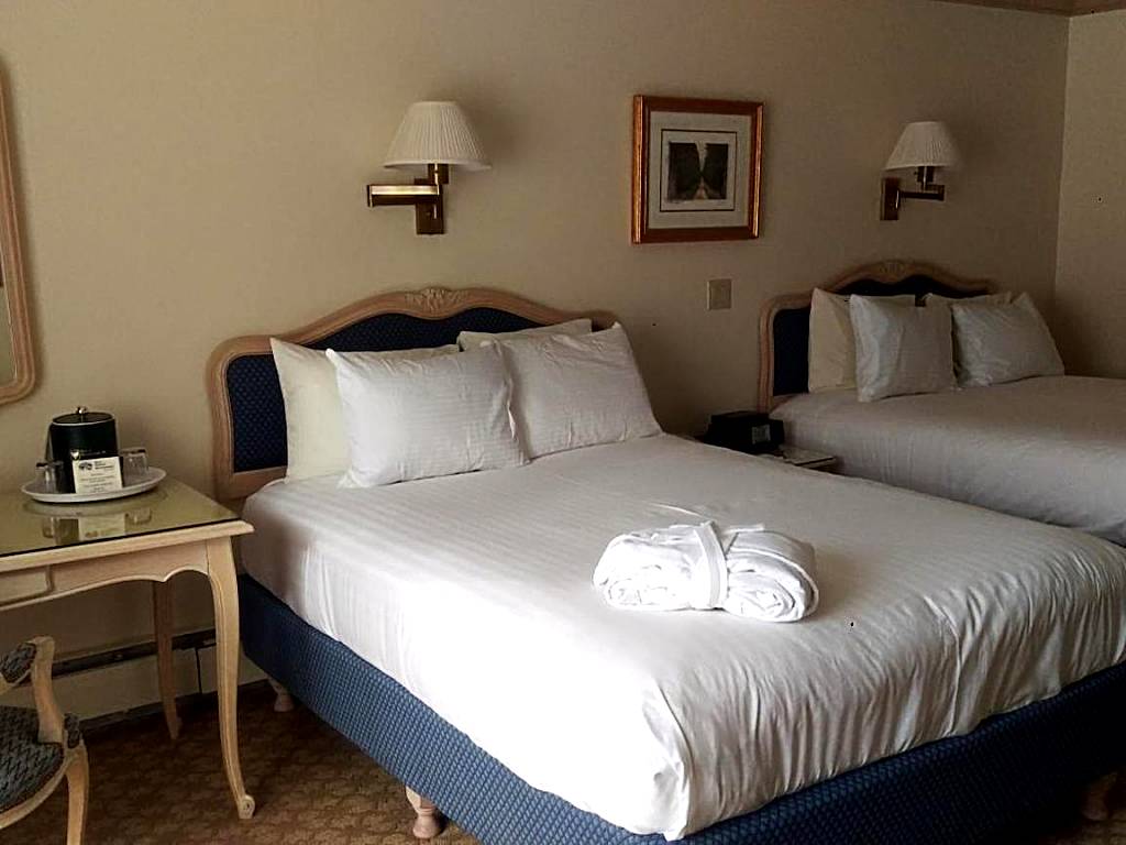 Hotel Gasthof Gramshammer: Queen Room with Two Queen Beds (Vail)
