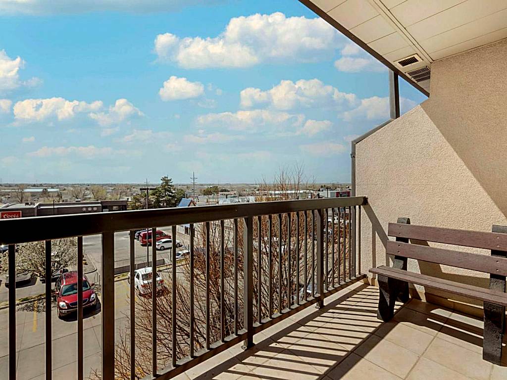 Best Western Plus Country Inn & Suites: King Room with Spa Bath (Dodge City)
