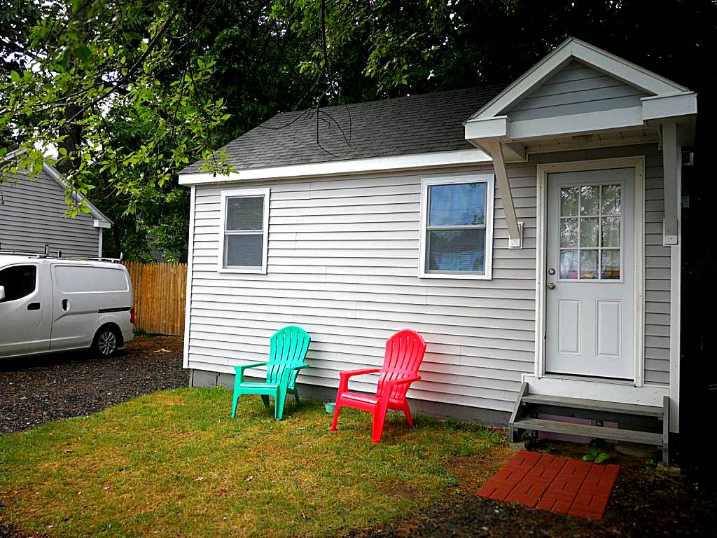 Marvin Gardens Motel Old Orchard Beach: Superior Chalet with Private Hot Tub