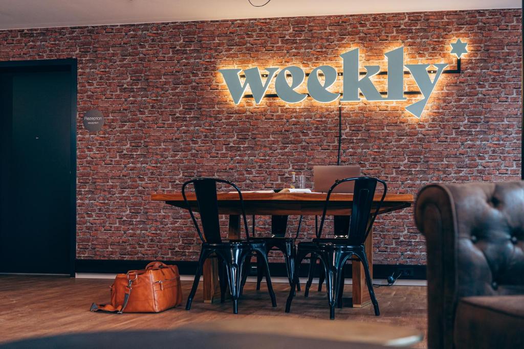 Weekly Boardinghouse