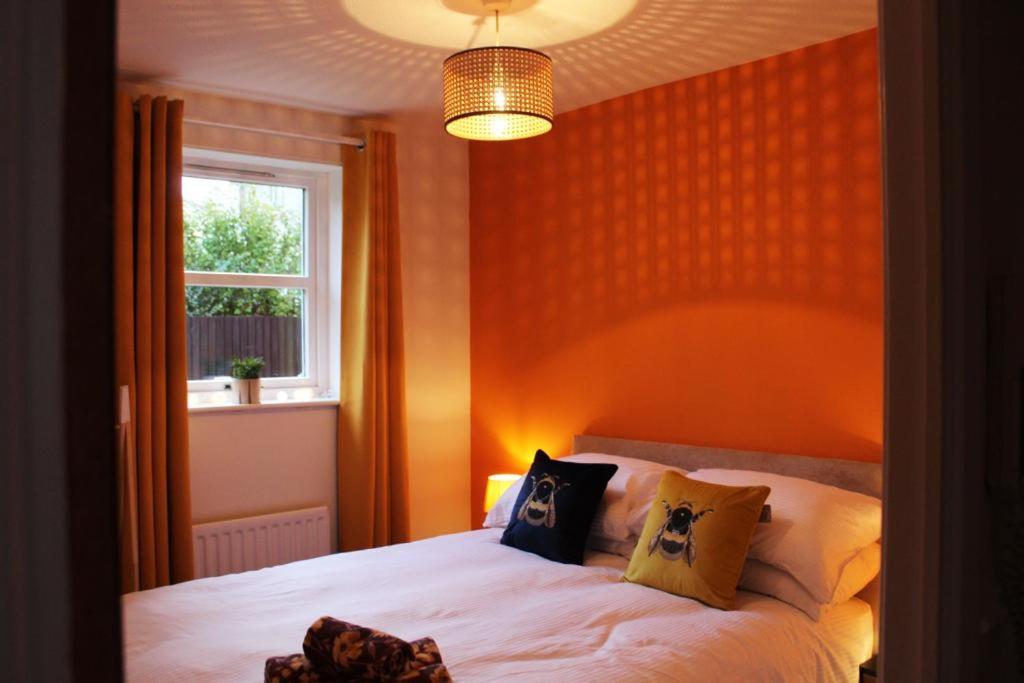 Cheery Craigie ground floor apartment
