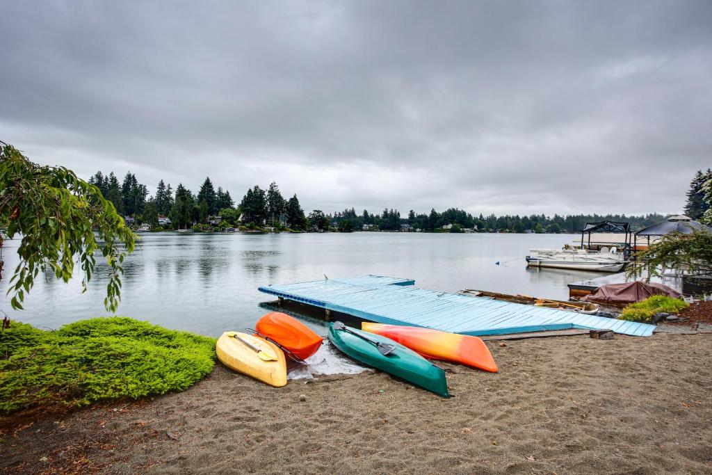 Tacoma Home on Steilacoom Lake with Dock!