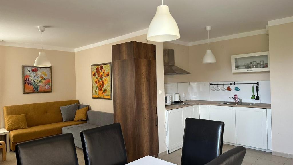 Lovely 2-bedroom apartment in Pomorie residence 250m to the beach