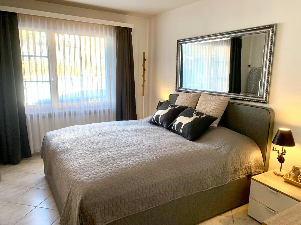 Zentral bei Kongresshaus, Langlaufloipe, Hallenbad, Garage, WIFI, voll ausgestattet - Fewo Gian