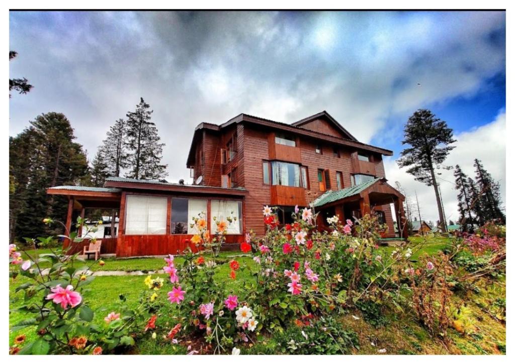 Hotel Gulmarg Pine