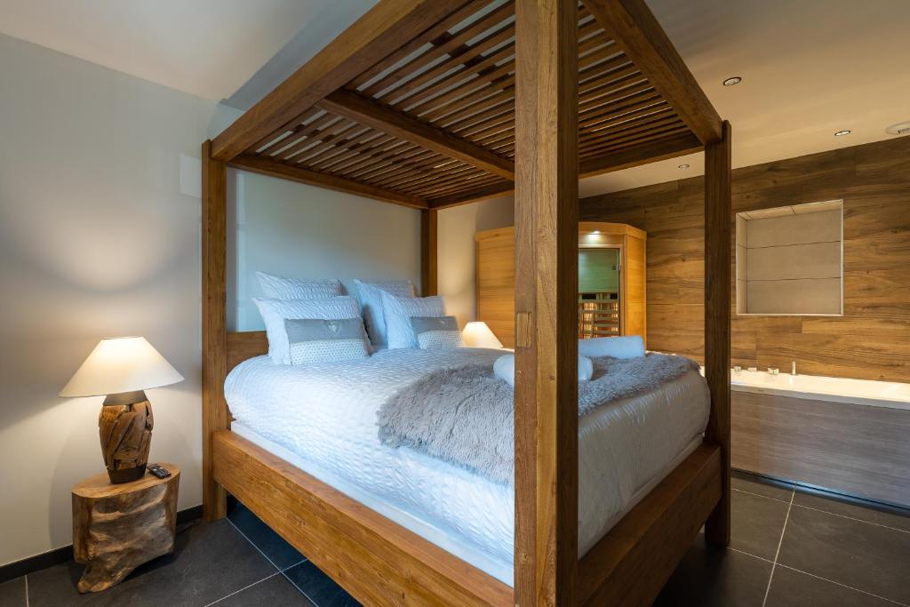 Géraniums Et Neige Fraîche, Maison d'Hôtes avec Suites Haut de Gamme, Balnéo massante et Sauna privés