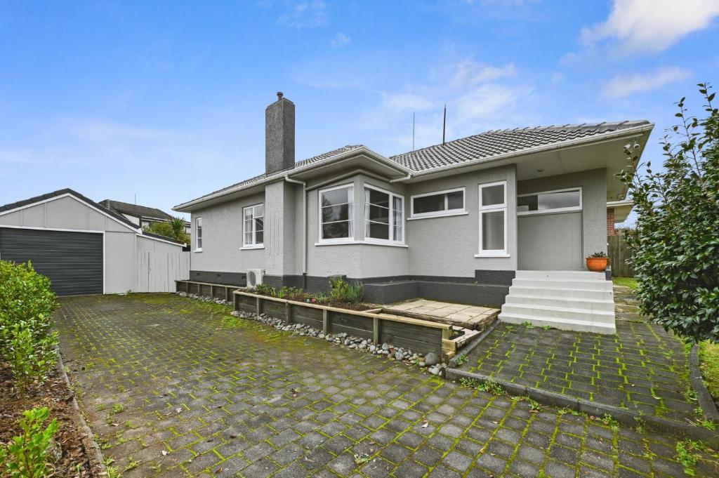 Figtree Bungalow - Rotorua Holiday Home