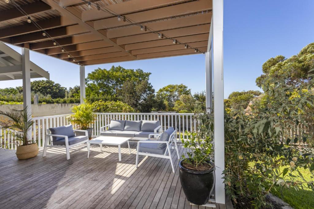 East Freo Hamptons House EXECUTIVE ESCAPES