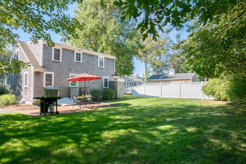 Quintessential Cape directly on the Cape Cod Rail Dog Friendly