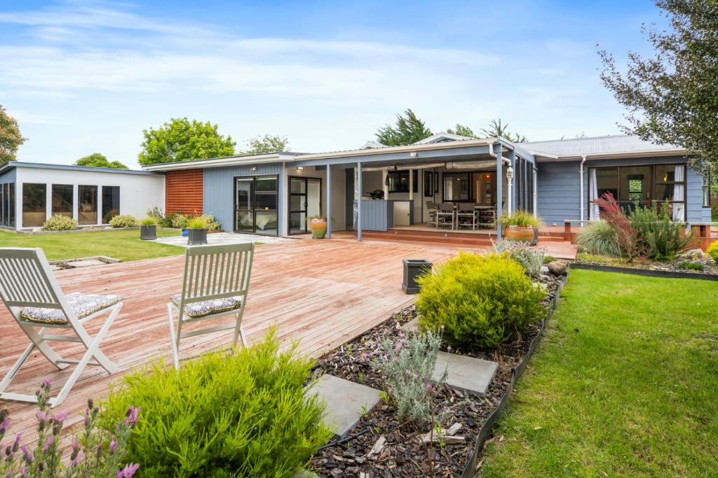 Regent Retreat - Martinborough Holiday Home