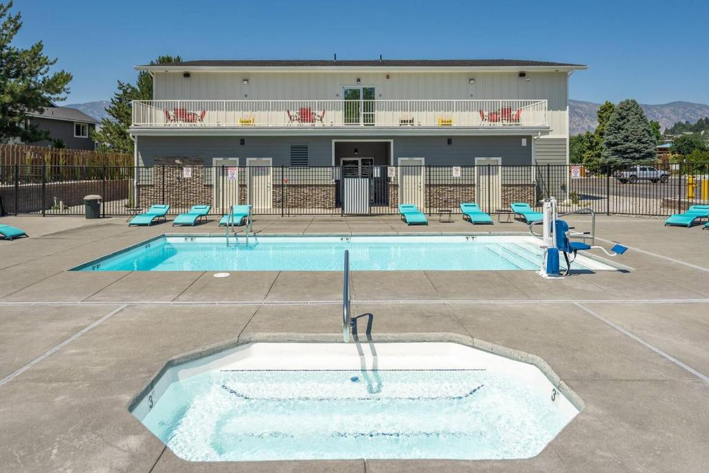 Manson Bay Suites