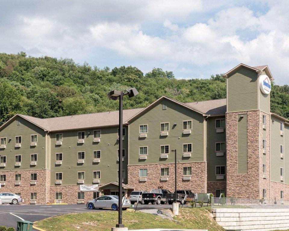 Suburban Studios Morgantown