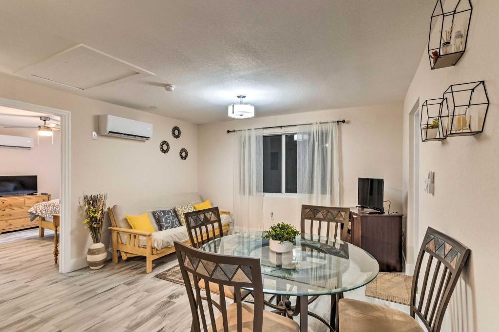 Inviting Apartment Less Than 2 Mi to Riviera Beach!
