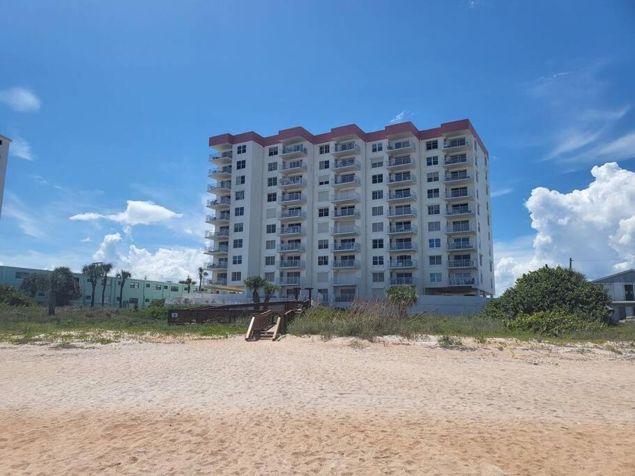 Updated Oceanfront Condo! Come Relax by the Sea!