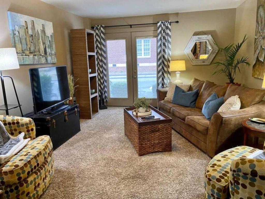 Lofts 105 - Cute Fully Furnished Apartment