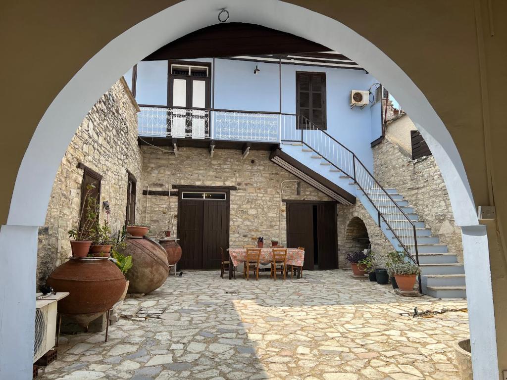 Charming 1800s House - Lefkara Village Retreat