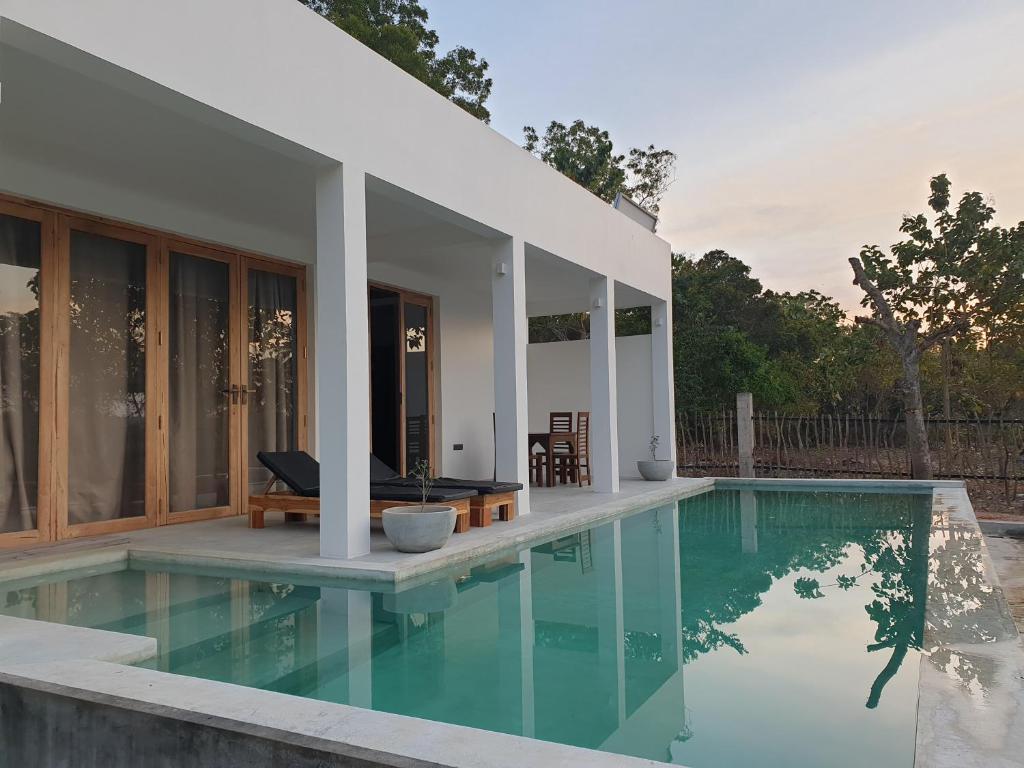 Giri Villa