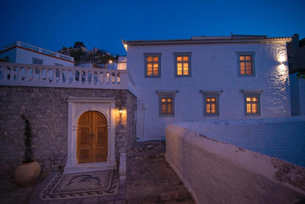Antoinette Mansion