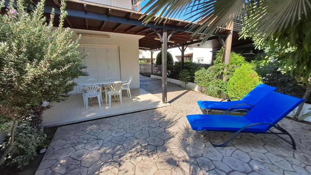 Relaxing 2 Seaside Manors