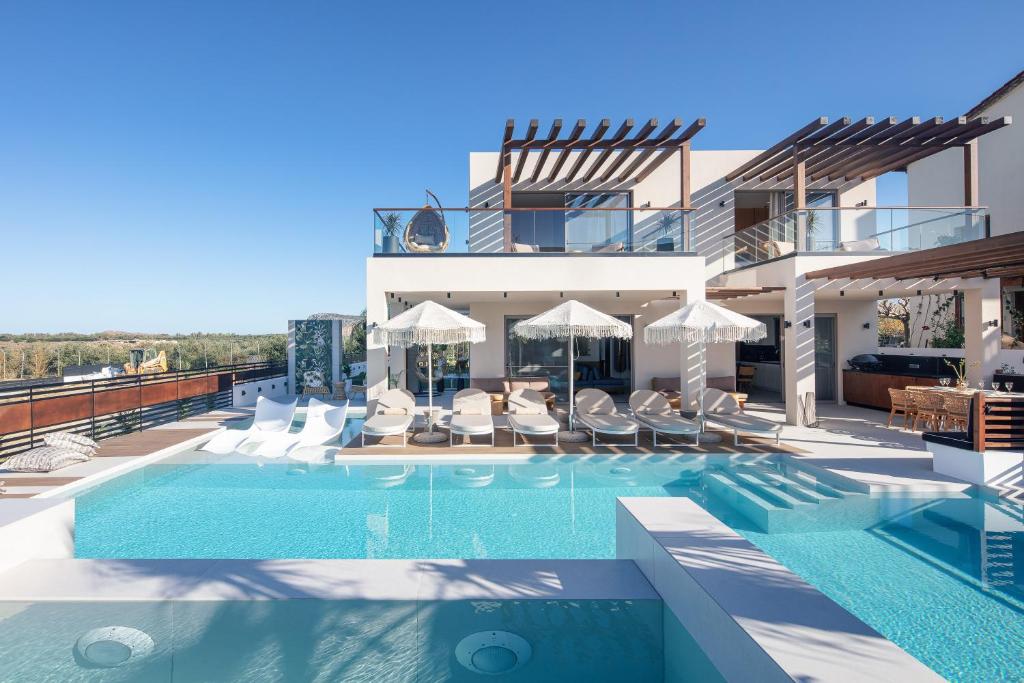 Macaw Residence, indulge yourself in rare luxury!