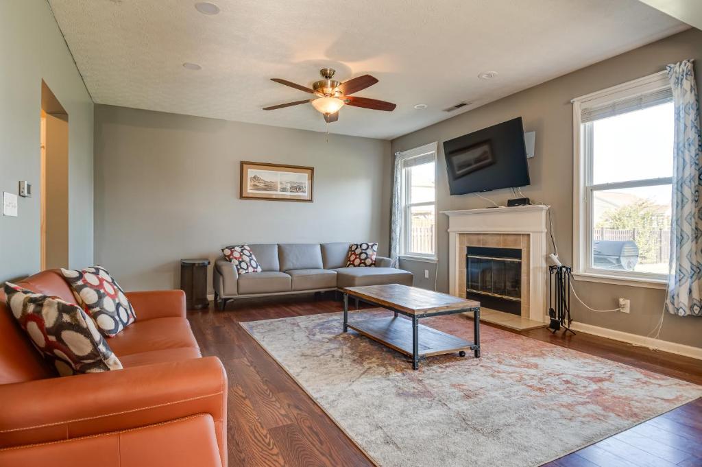 Indianapolis Home with Patio and Community Pool!