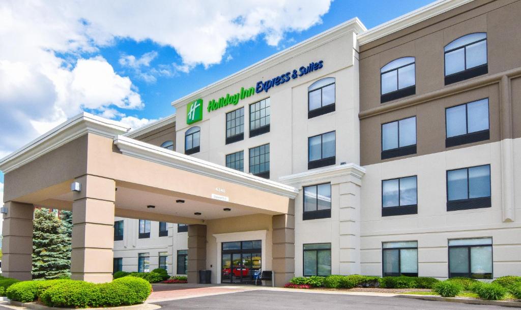 Holiday Inn Express & Suites - Indianapolis Northwest, an IHG Hotel