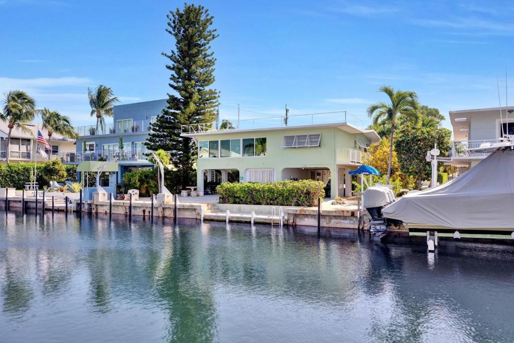 Delightful vacation home located in the popular Islamorada neighborhood of Port Antigua, home